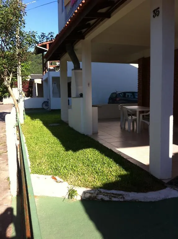 Casa a 50 M Praia Armação e Matadeiro- Floripa Florianópolis 0*,